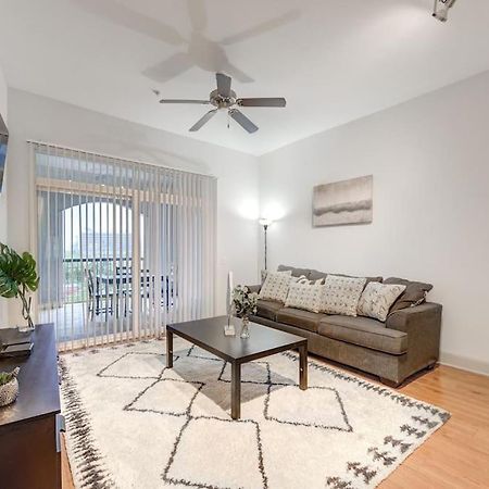 Апартаменты Chic 1Br Near Nrg With Pool Wifi Freeparking Хьюстон Экстерьер фото