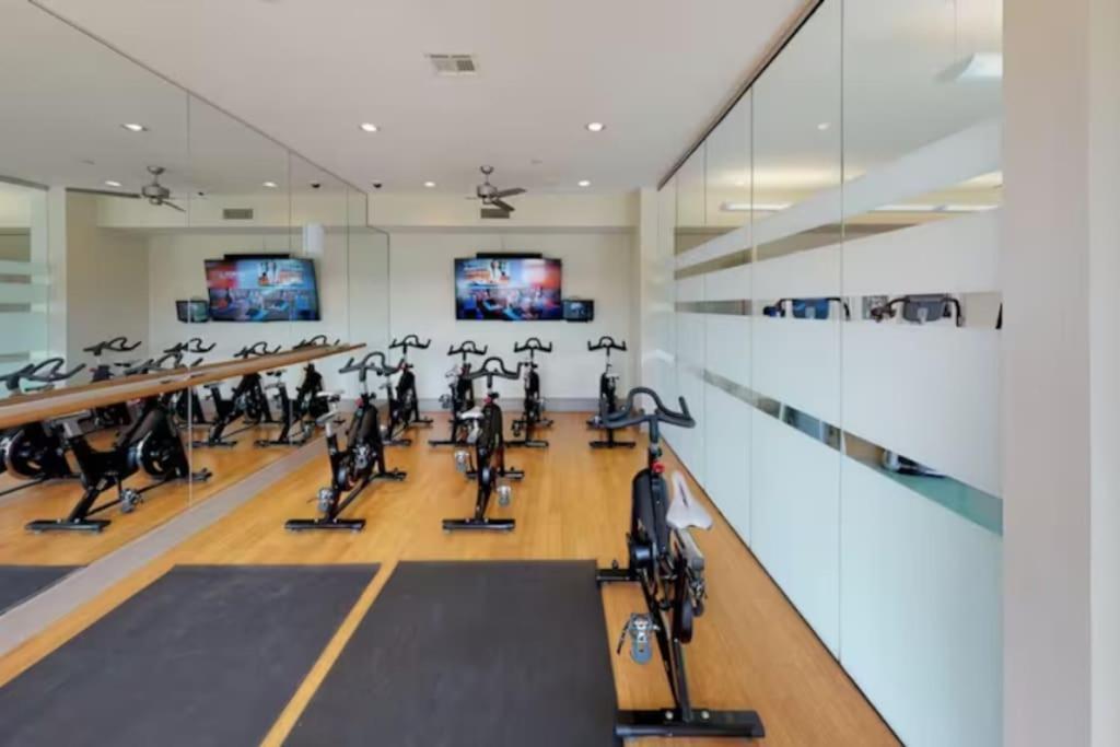 Апартаменты Chic 1Br Near Nrg With Pool Wifi Freeparking Хьюстон Экстерьер фото