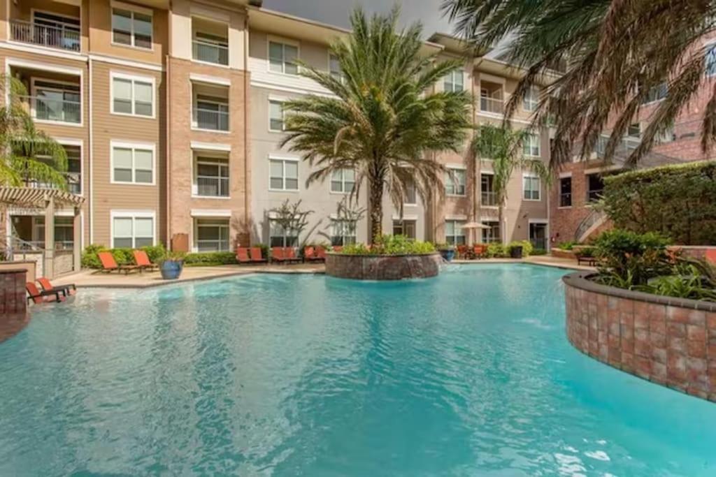 Апартаменты Chic 1Br Near Nrg With Pool Wifi Freeparking Хьюстон Экстерьер фото