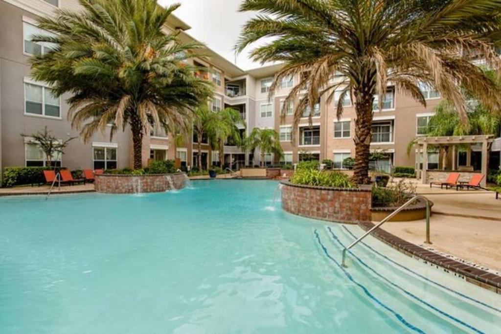 Апартаменты Chic 1Br Near Nrg With Pool Wifi Freeparking Хьюстон Экстерьер фото